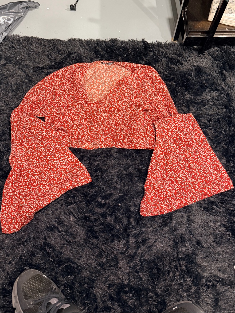 SHEIN Red Floral Cropped V-Neck Bell Sleeve Top
